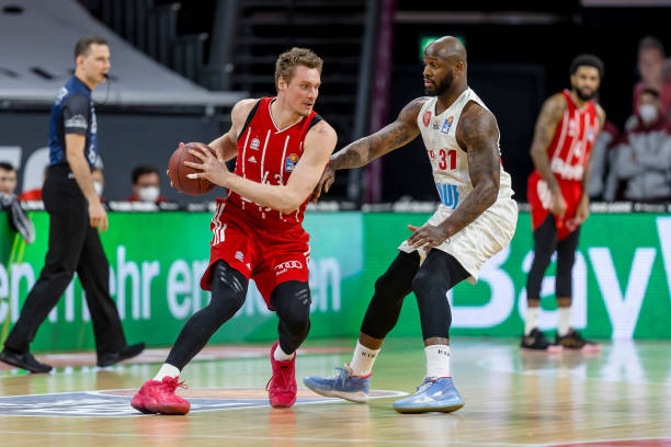 降会让俱乐 降会让俱乐